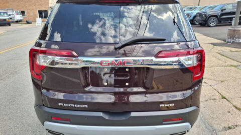 2021 GMC Acadia SLT