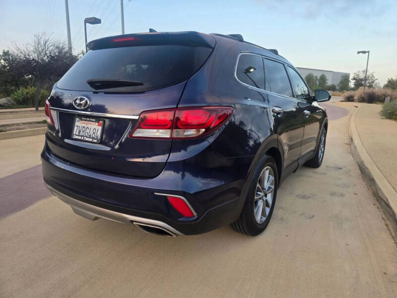 2017 Hyundai Santa Fe SE