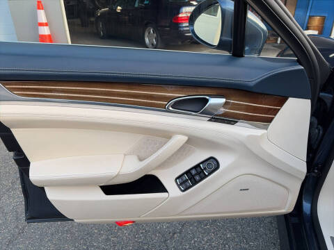 2012 Porsche Panamera 4S