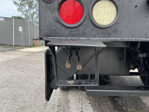 2015 Freightliner M2 106