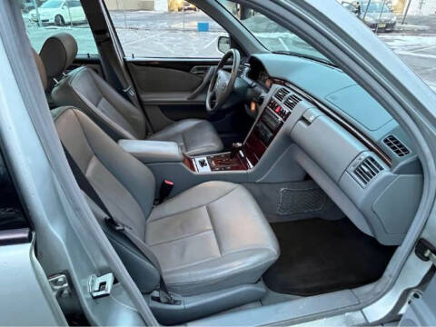 2000 Mercedes-Benz E-Class