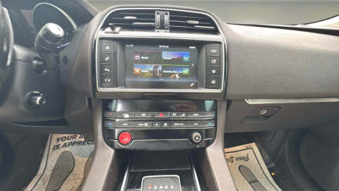 2017 Jaguar F-PACE 35t Prestige