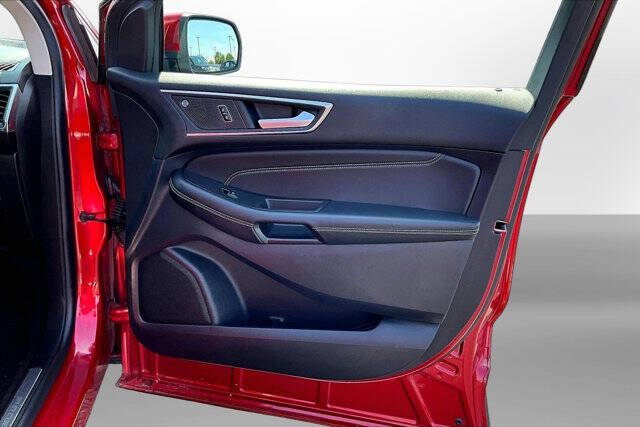 2021 Ford Edge Titanium