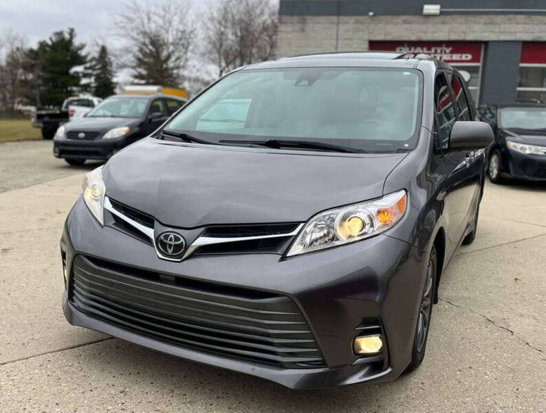 2019 Toyota Sienna XLE 8-Passenger