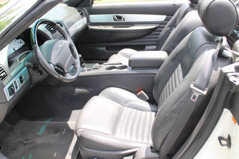 2002 Ford Thunderbird Deluxe