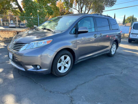 2013 Toyota Sienna XLE 7-Passenger