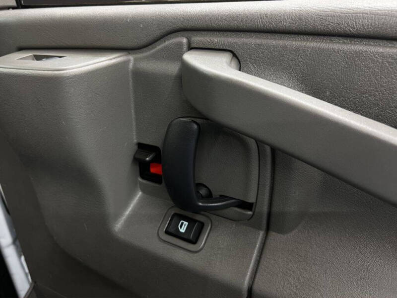 2022 Chevrolet Express 2500