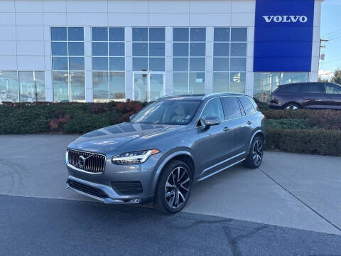 2020 Volvo XC90 T6 Momentum 6-Passenger