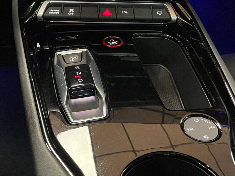 2024 Audi e-tron GT quattro Premium Plus