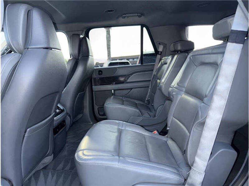 2019 Lincoln Navigator Select