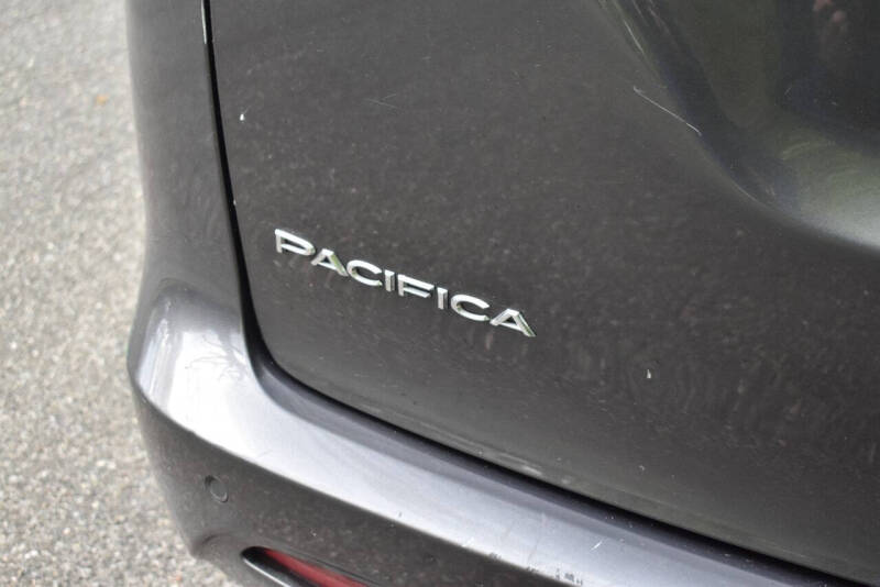 2019 Chrysler Pacifica L