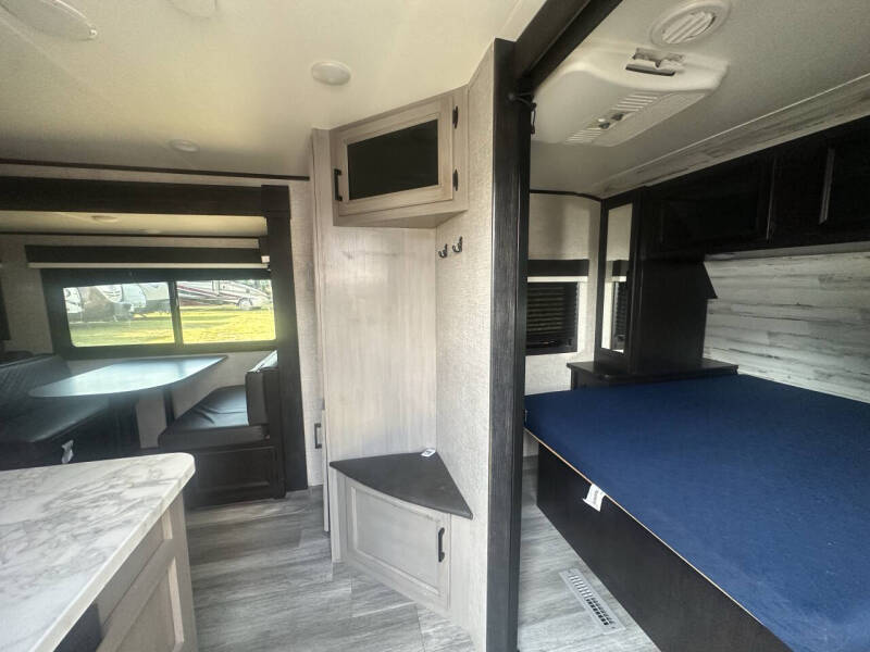 2022 FOR SALE!!  Jayco Jayfeather 27BHB