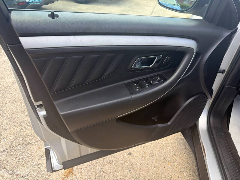 2013 Ford Taurus SEL