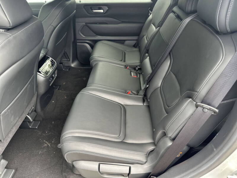 2025 Nissan Armada SV