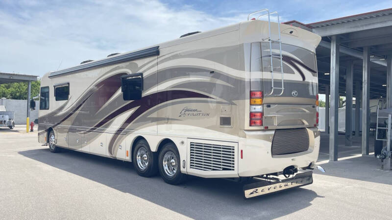 2013 Freightliner XCM Chassis