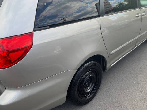 2007 Toyota Sienna LE 7-Passenger