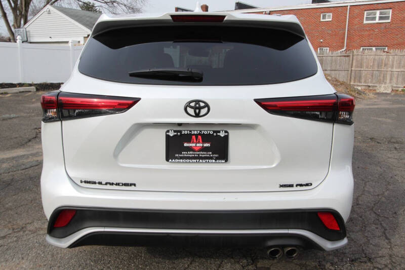 2022 Toyota Highlander XSE photo 6