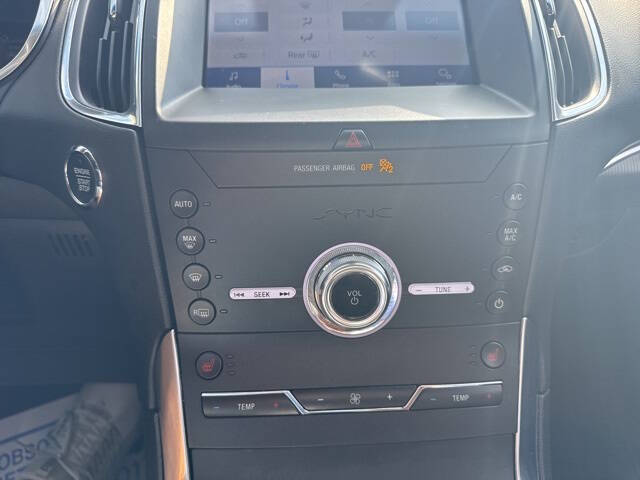 2020 Ford Edge Titanium