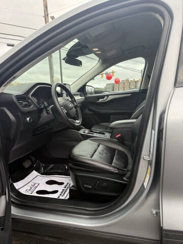 2022 Ford Escape SEL