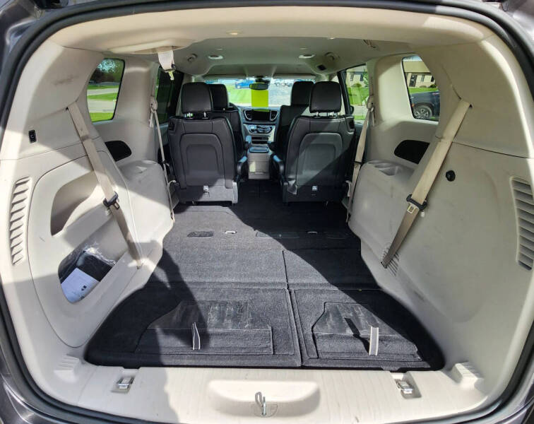 2023 Chrysler Pacifica Touring L