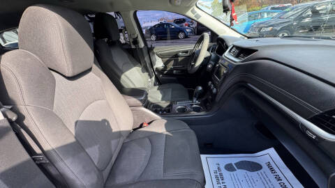 2017 Chevrolet Traverse LT