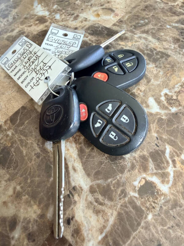 2014 Toyota Sienna LE 8-Passenger