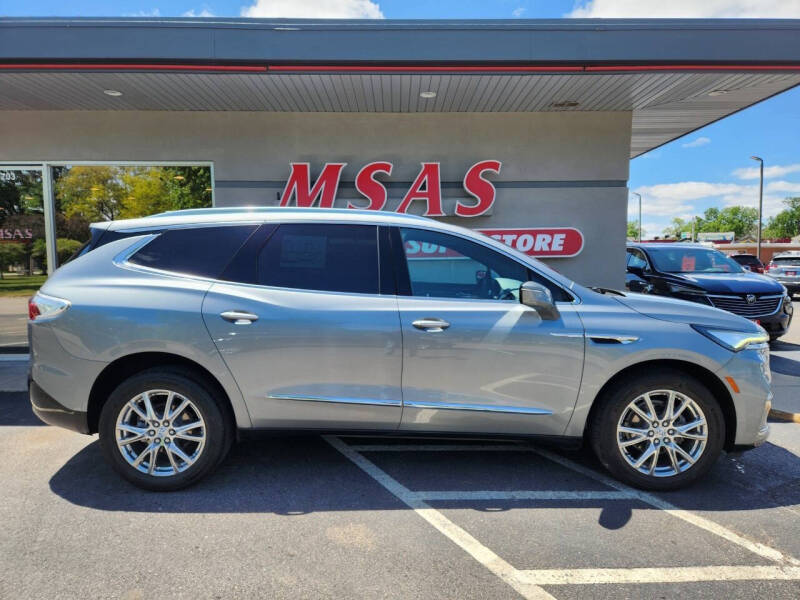 2023 Buick Enclave Essence