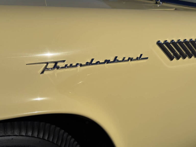 1957 Ford Thunderbird
