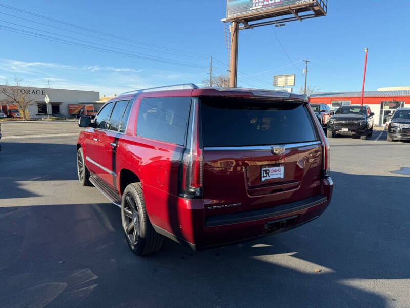 2017 Cadillac Escalade ESV Luxury