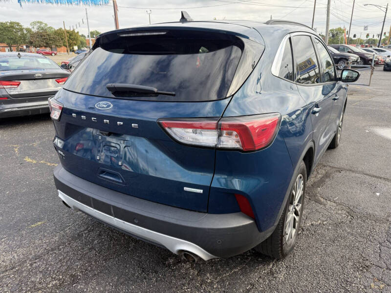 2020 Ford Escape SEL