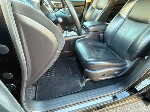 2017 Nissan Pathfinder SL