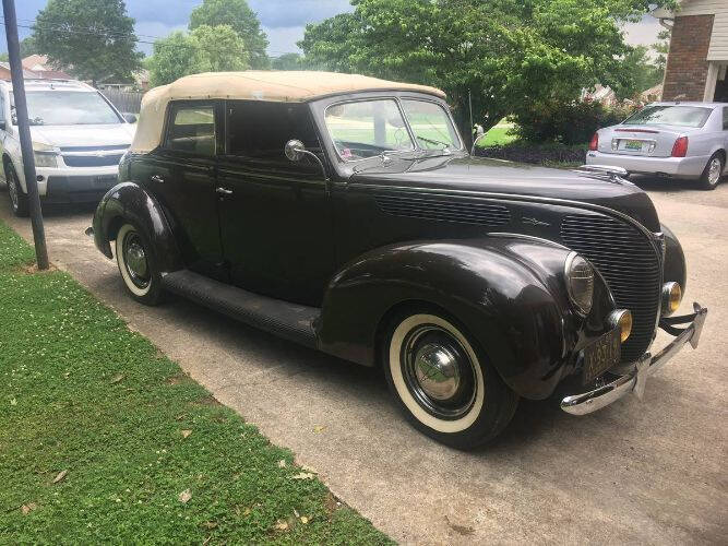 1938 Ford Deluxe