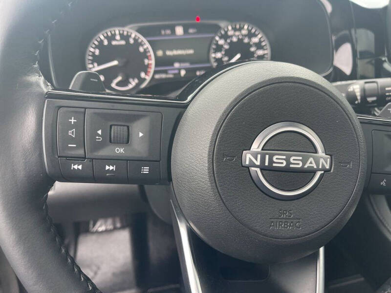 2023 Nissan Pathfinder SL