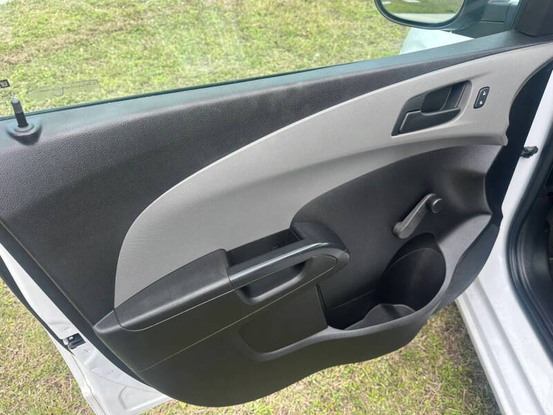 2016 Chevrolet Sonic LS Auto
