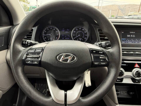 2019 Hyundai Elantra SE