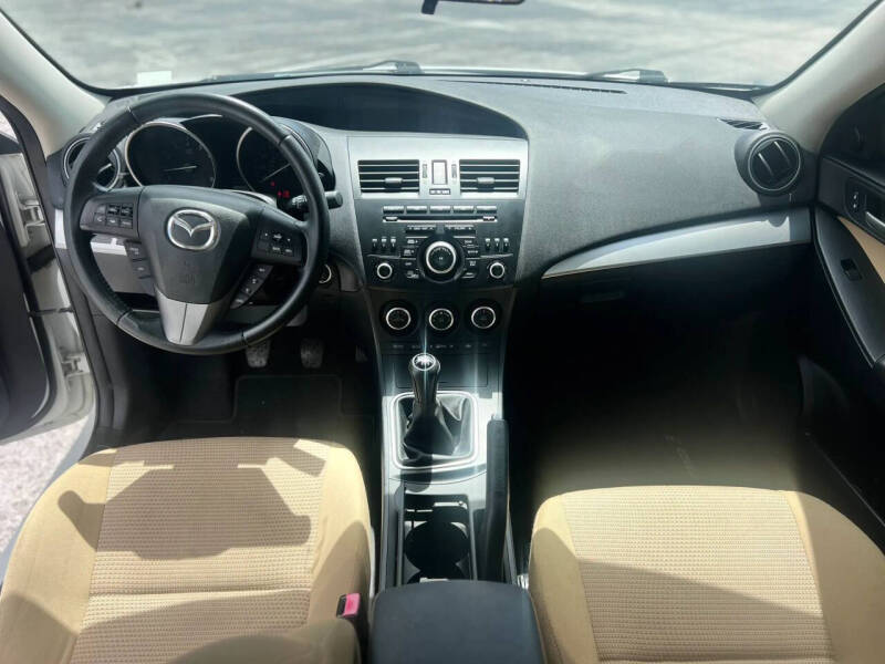 2013 Mazda MAZDA3 i Touring