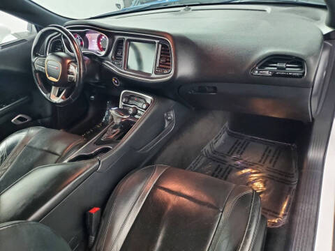 2015 Dodge Challenger SXT Plus