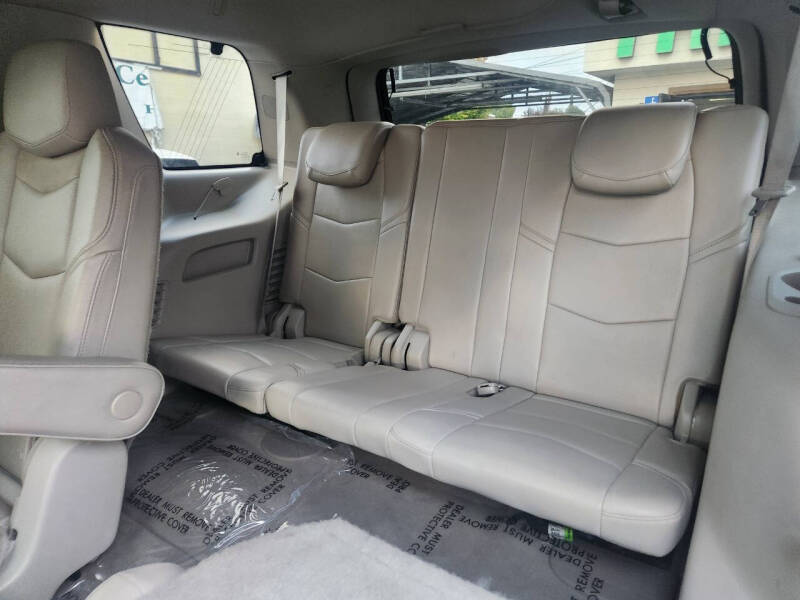 2015 Cadillac Escalade Luxury