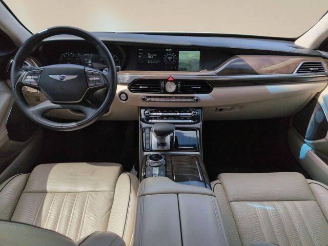 2017 Genesis G90