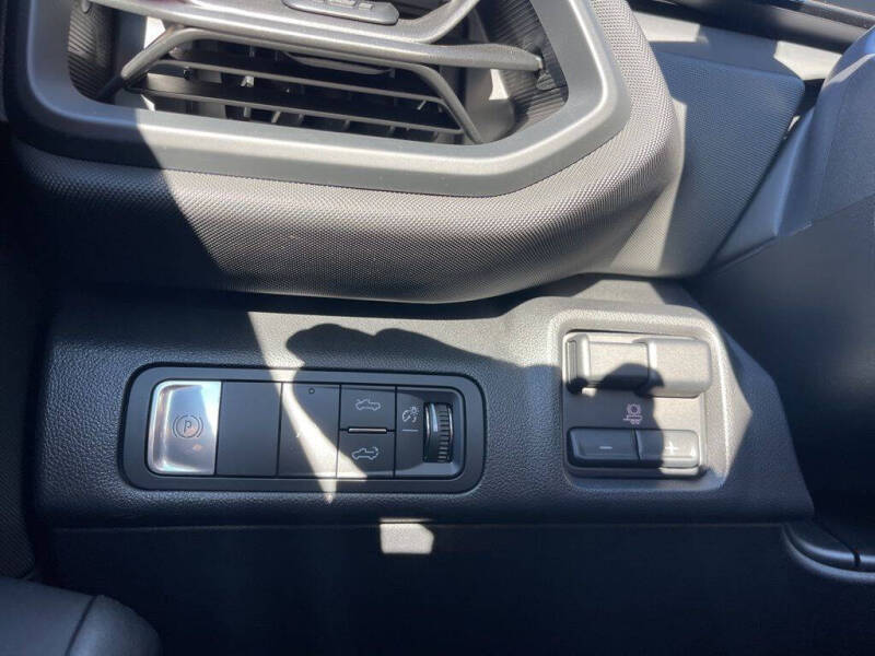 2025 Chevrolet Silverado EV LT