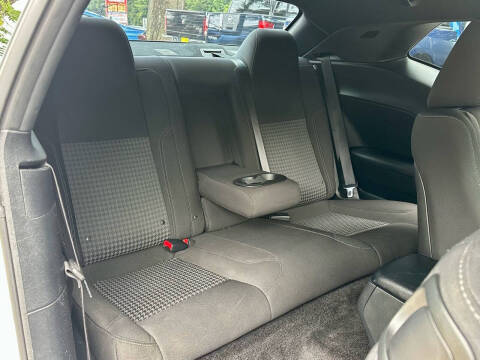 2015 Dodge Challenger SXT