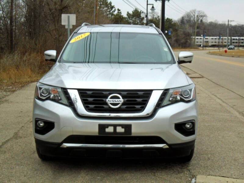 2017 Nissan Pathfinder SL