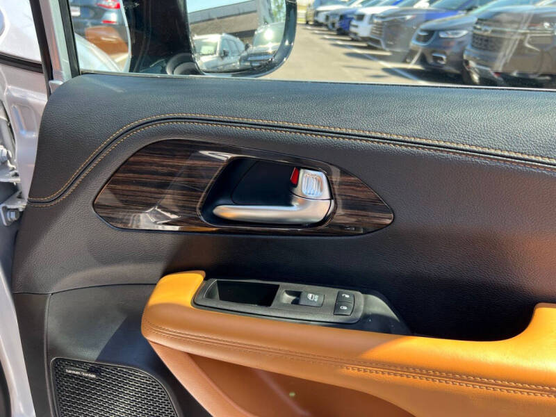 2023 Chrysler Pacifica Plug-In Hybrid Pinnacle