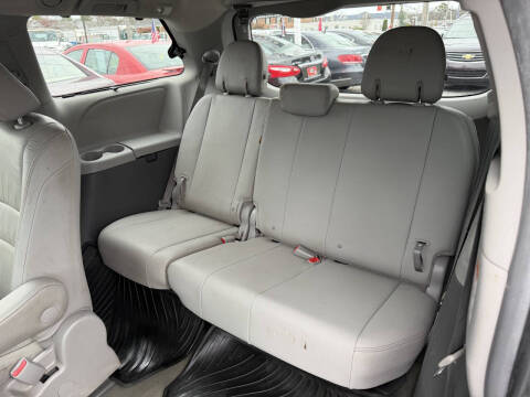 2016 Toyota Sienna XLE Premium 7-Passenger