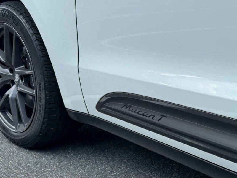 2023 Porsche Macan T