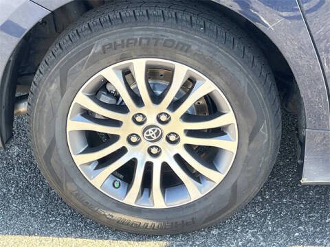 2020 Toyota Sienna XLE Premium 8-Passenger