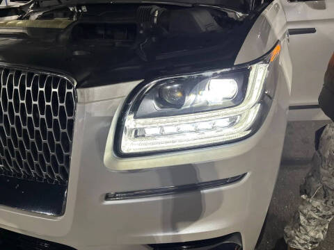 2019 Lincoln Navigator Select