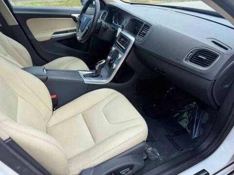 2017 Volvo V60 T5 Premier