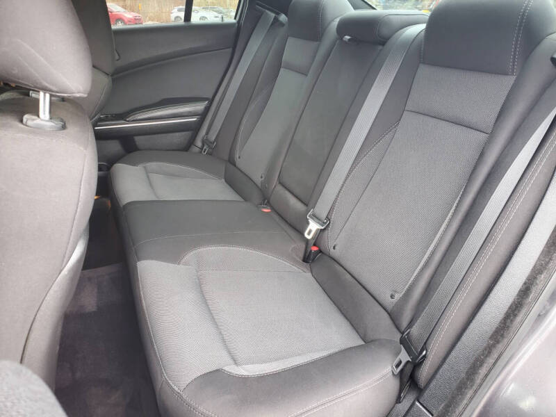 2017 Dodge Charger SE