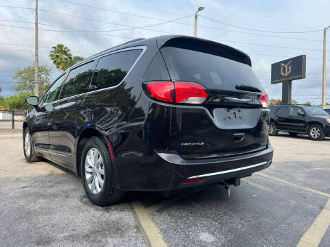 2017 Chrysler Pacifica